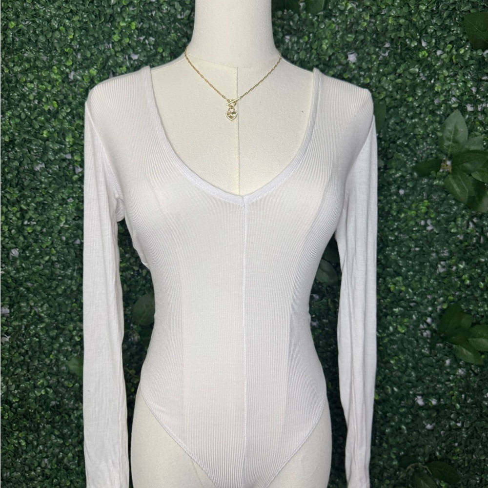 White Ribbed V-Neck Bodysuit - Picture 3 of 5